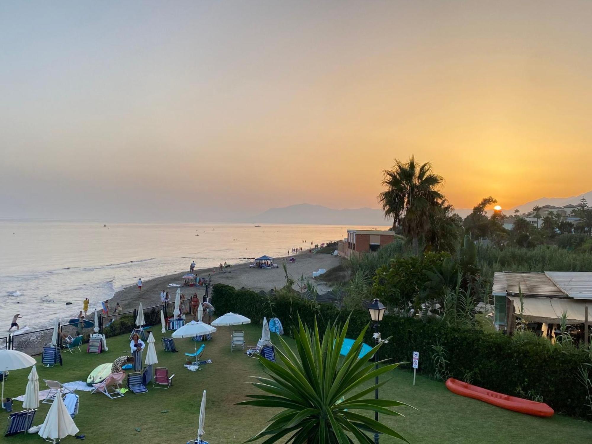 Apartment Playa Real Marbella Bagian luar foto