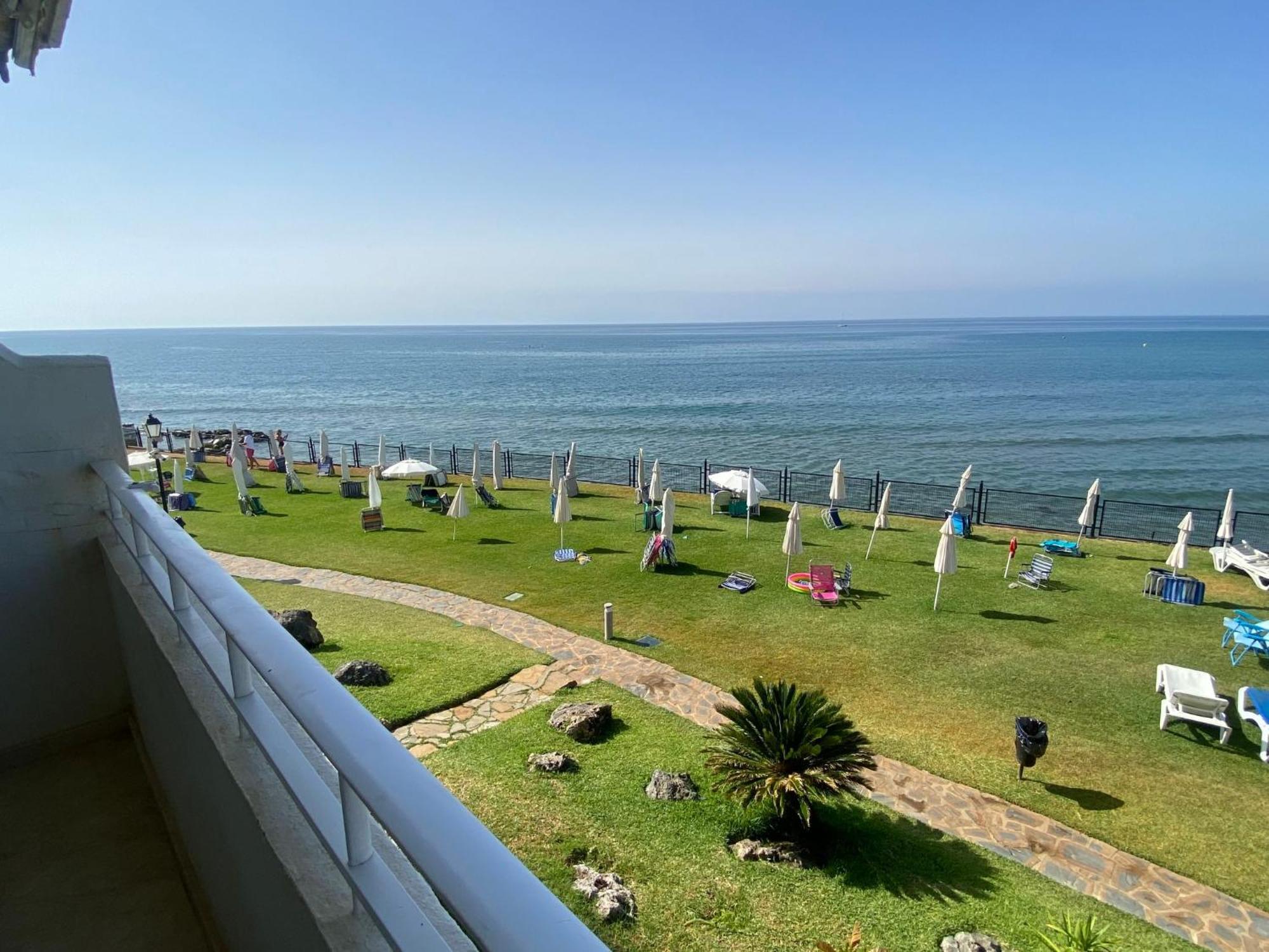 Apartment Playa Real Marbella Bagian luar foto