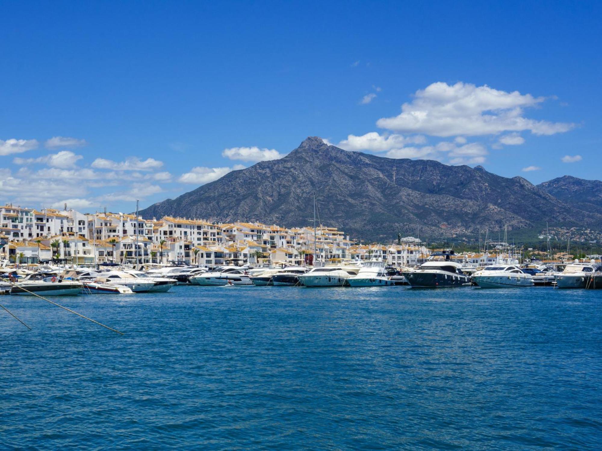 Apartment Playa Real Marbella Bagian luar foto