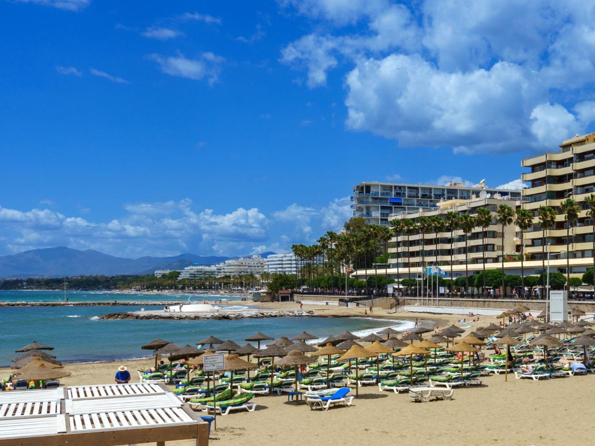 Apartment Playa Real Marbella Bagian luar foto