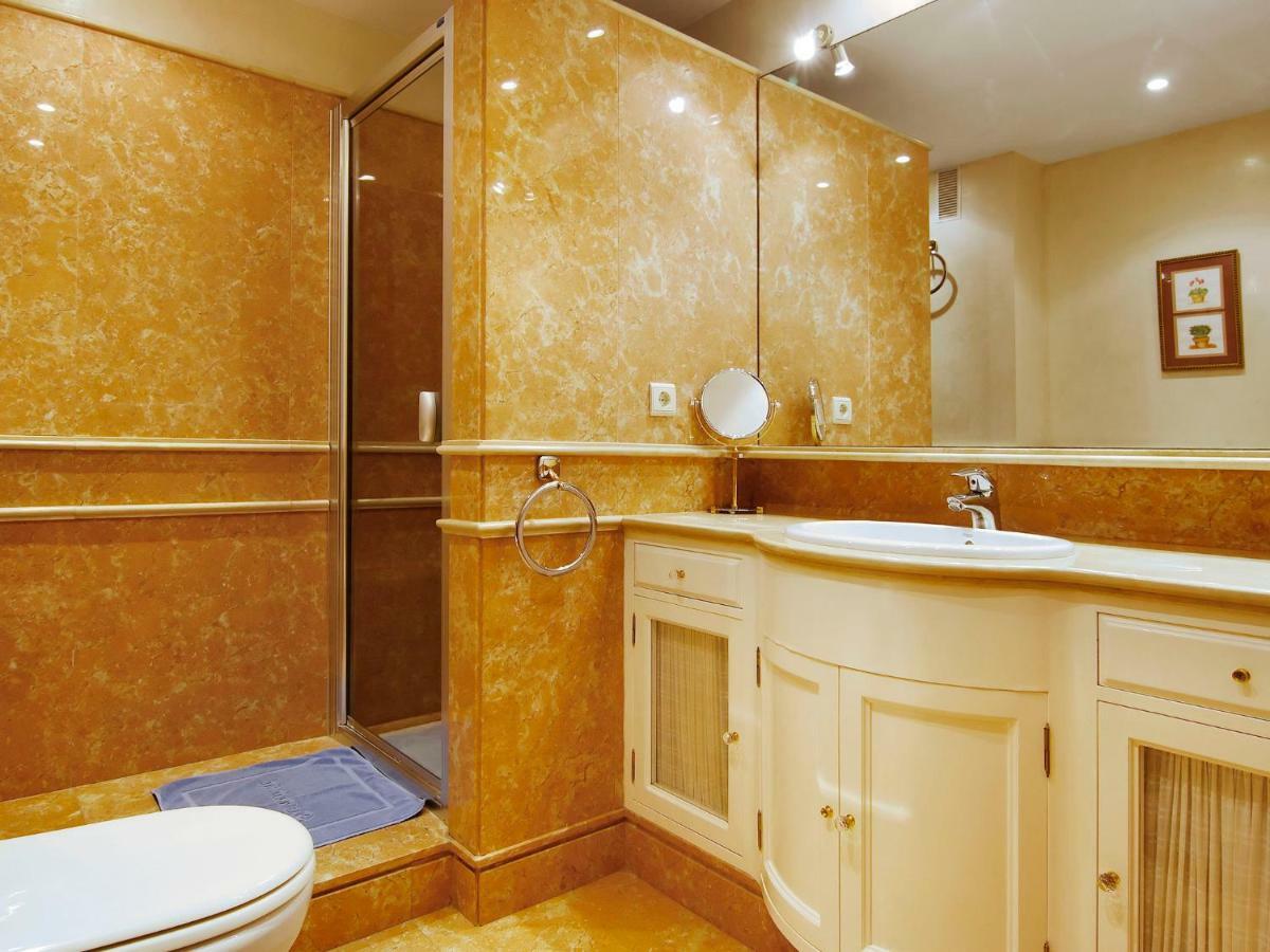 Apartment Playa Real Marbella Bagian luar foto